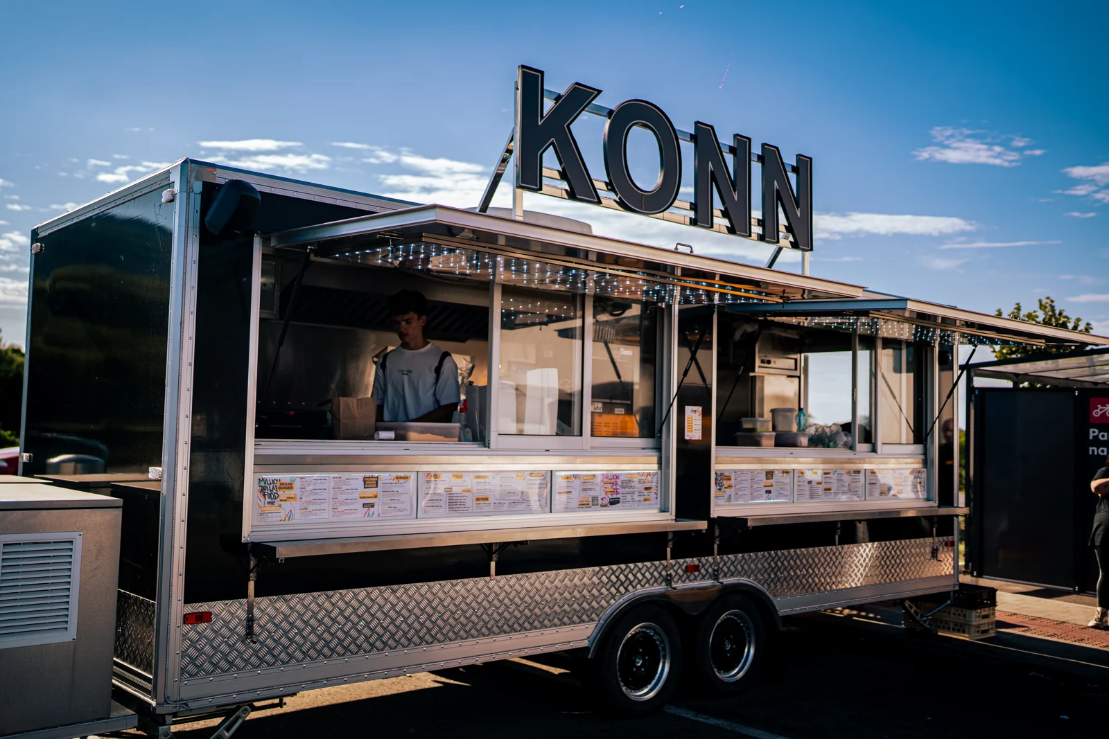 Foodbar KONN s otvorenou výdajnou stenou