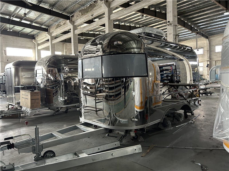 R-stream Compact 400 Drinks on Wheels