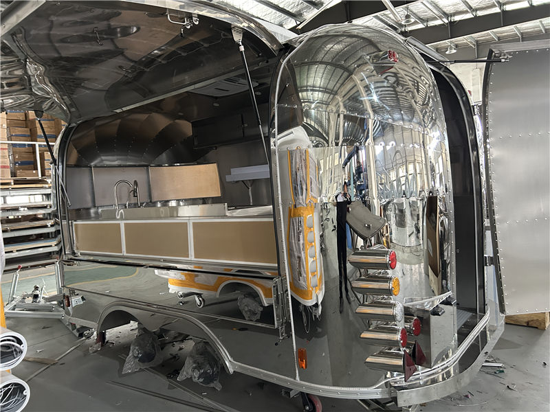 R-stream Compact 400 Drinks on Wheels