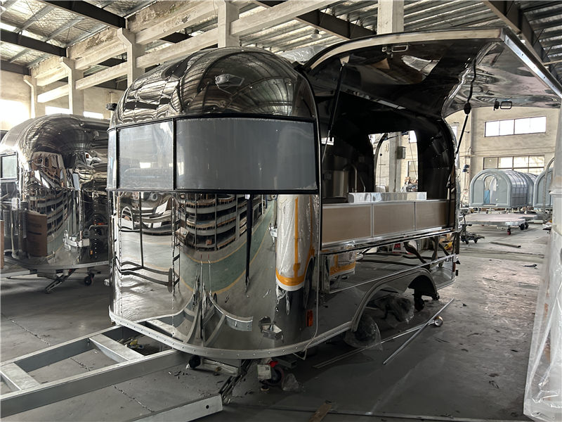 R-stream Compact 400 Drinks on Wheels