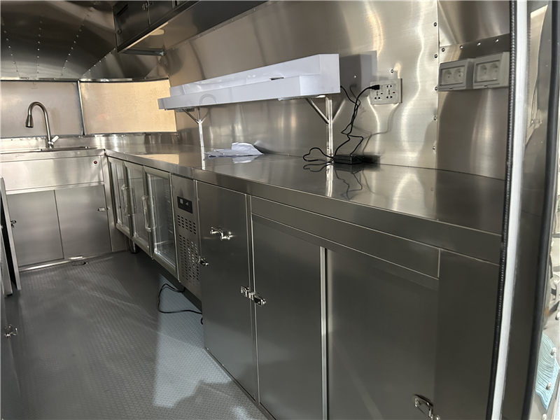 R-stream Compact 400 Drinks on Wheels