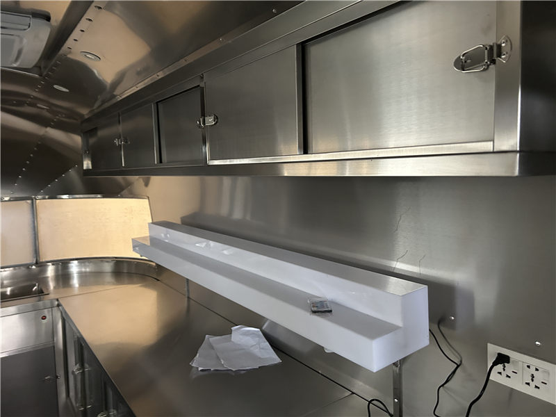R-stream Compact 400 Drinks on Wheels