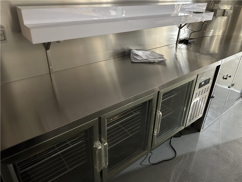 R-stream Compact 400 Drinks on Wheels