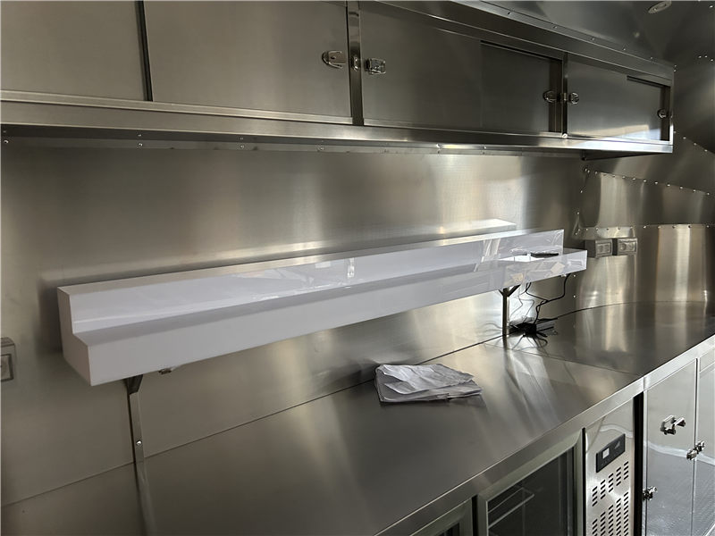 R-stream Compact 400 Drinks on Wheels