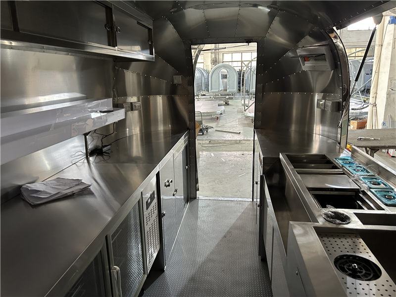 R-stream Compact 400 Drinks on Wheels