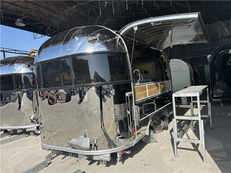 R-stream Compact 400 Drinks on Wheels