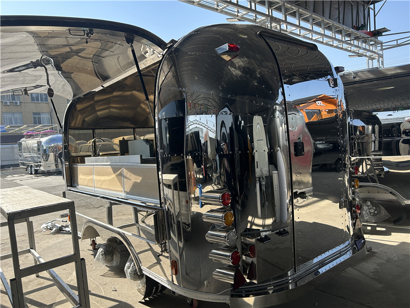 R-stream Compact 400 Drinks on Wheels